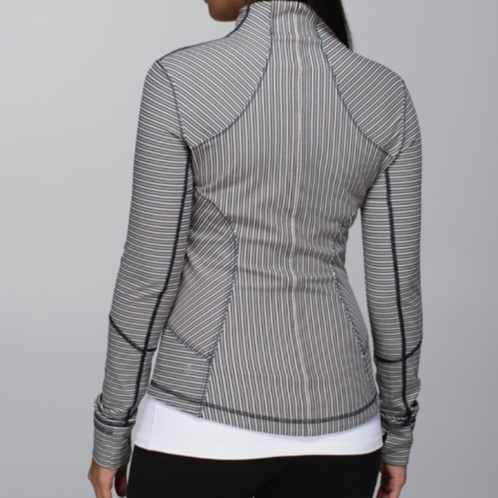 Lululemon Forme Jacket II *Textured - Picture 2 of 6